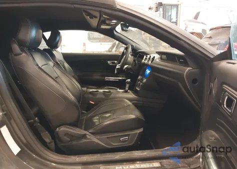 2019 Ford Mustang Ecoboost Premium z USA, uszkodzony, nr VIN 1FATP8UH3K5159257